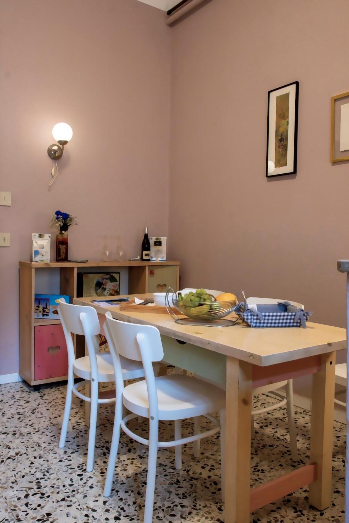 La Casa Del Teatro - Hostel Триест Экстерьер фото